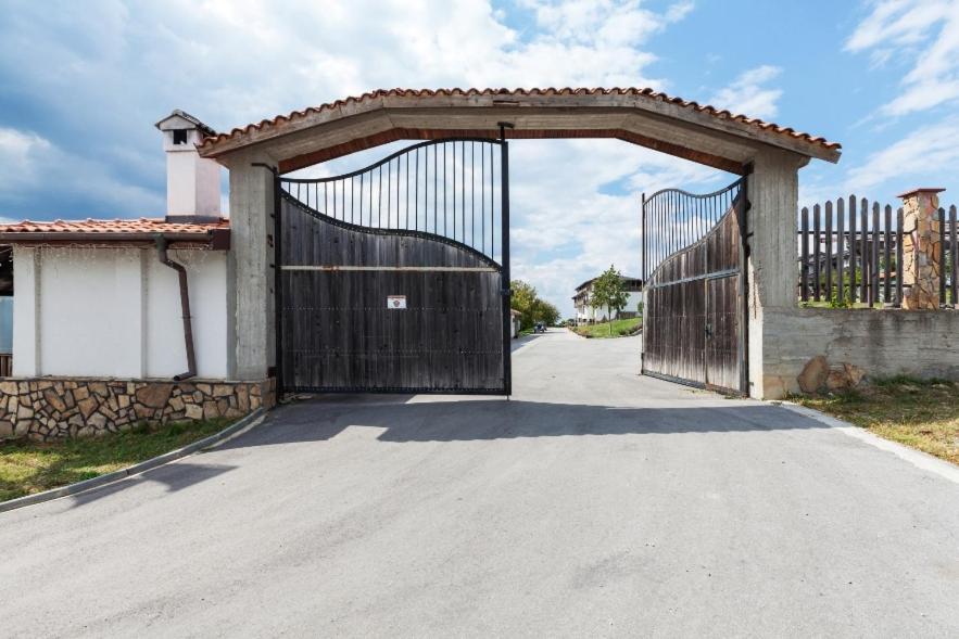 Balkana Village Kalaydzhii Exterior photo